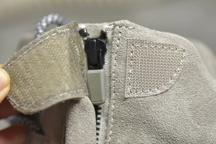 Adidas Yeezy Boost 750 OG Light Brown