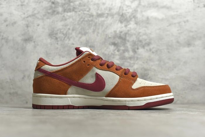 Nike SB Dunk Low Pro Russet Cedar