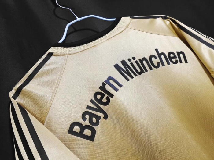 Bayern Munich 04/05 Away Gold Soccer Jersey