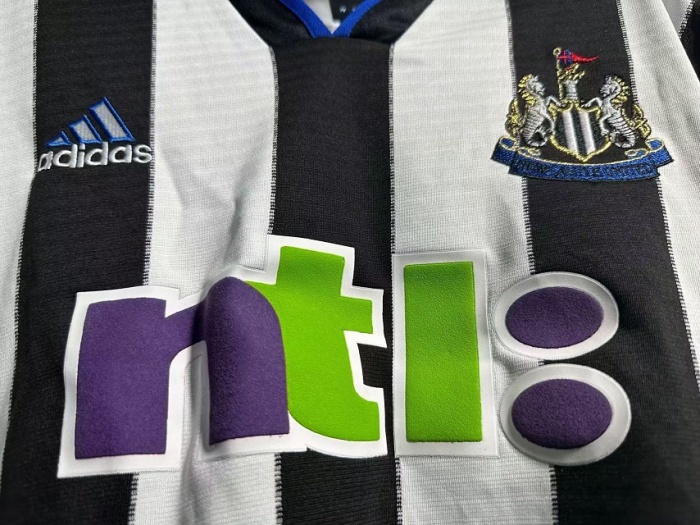 Newcastle 00/01 Home Long Soccer Jersey