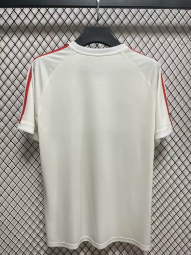 Manchester Utd 24/25 White/Red Training Jersey