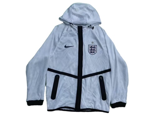 England 26/27 Wind Coat - White