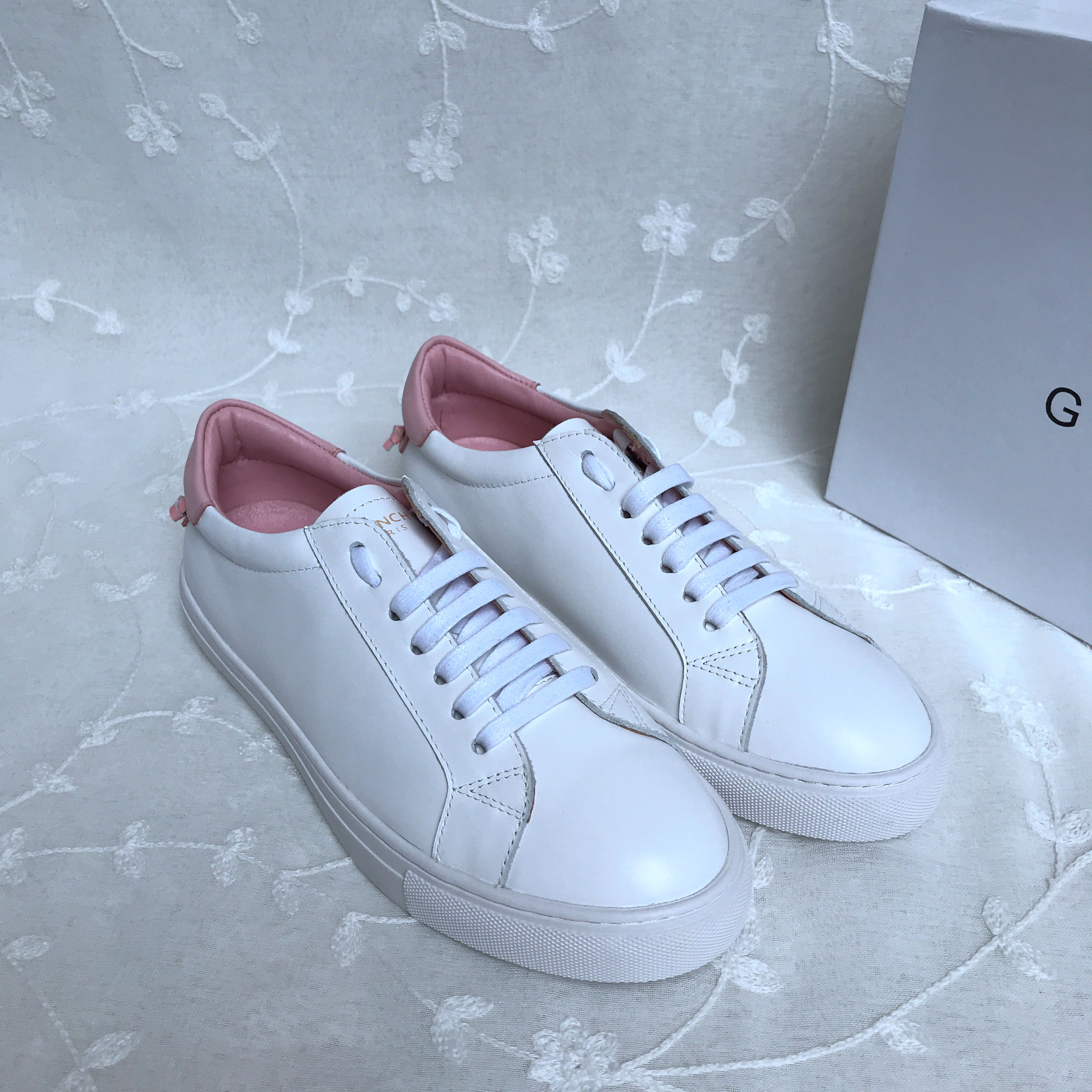 GIVENCHY Classic Casual Shoes 451975