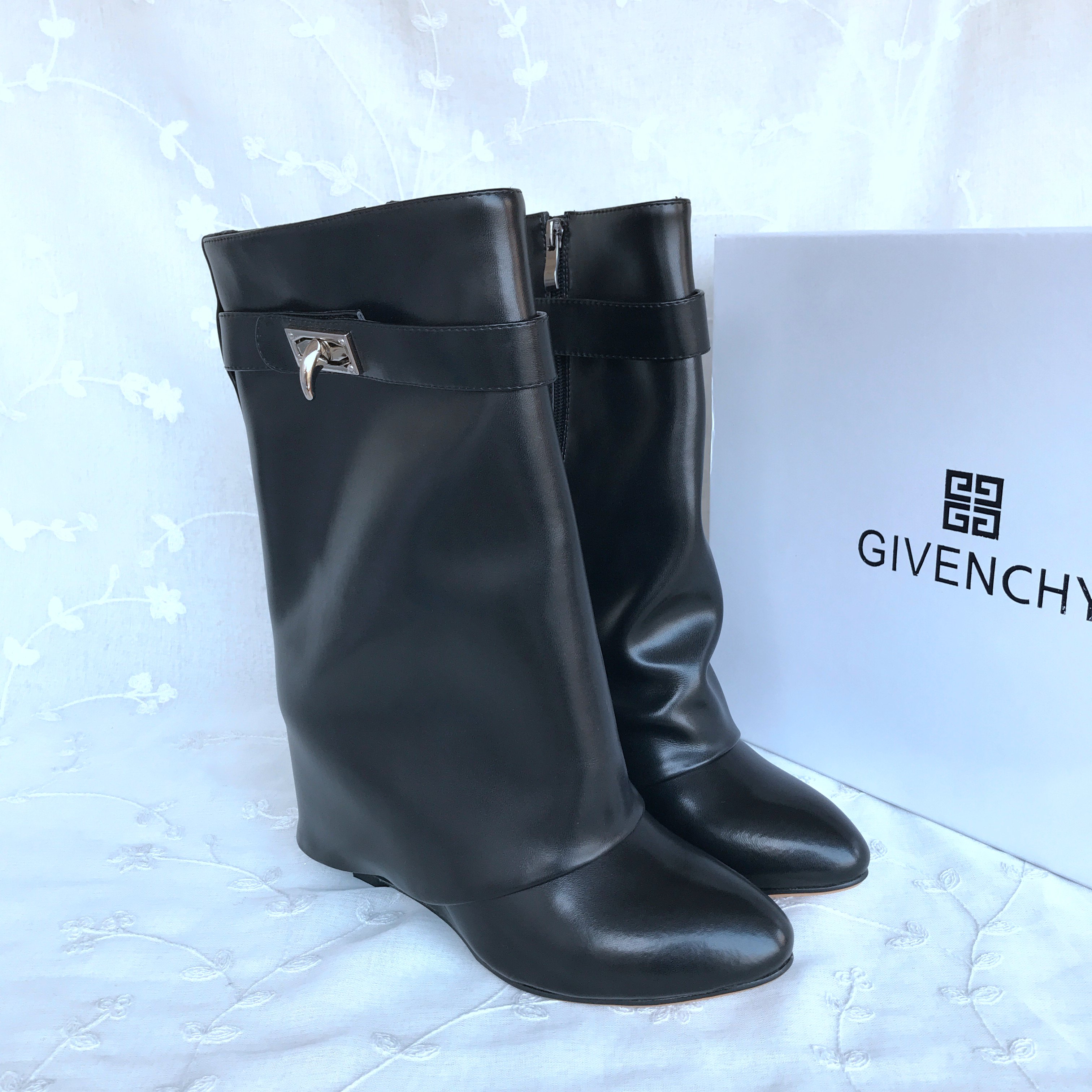 GIVENCHY Boots 842320