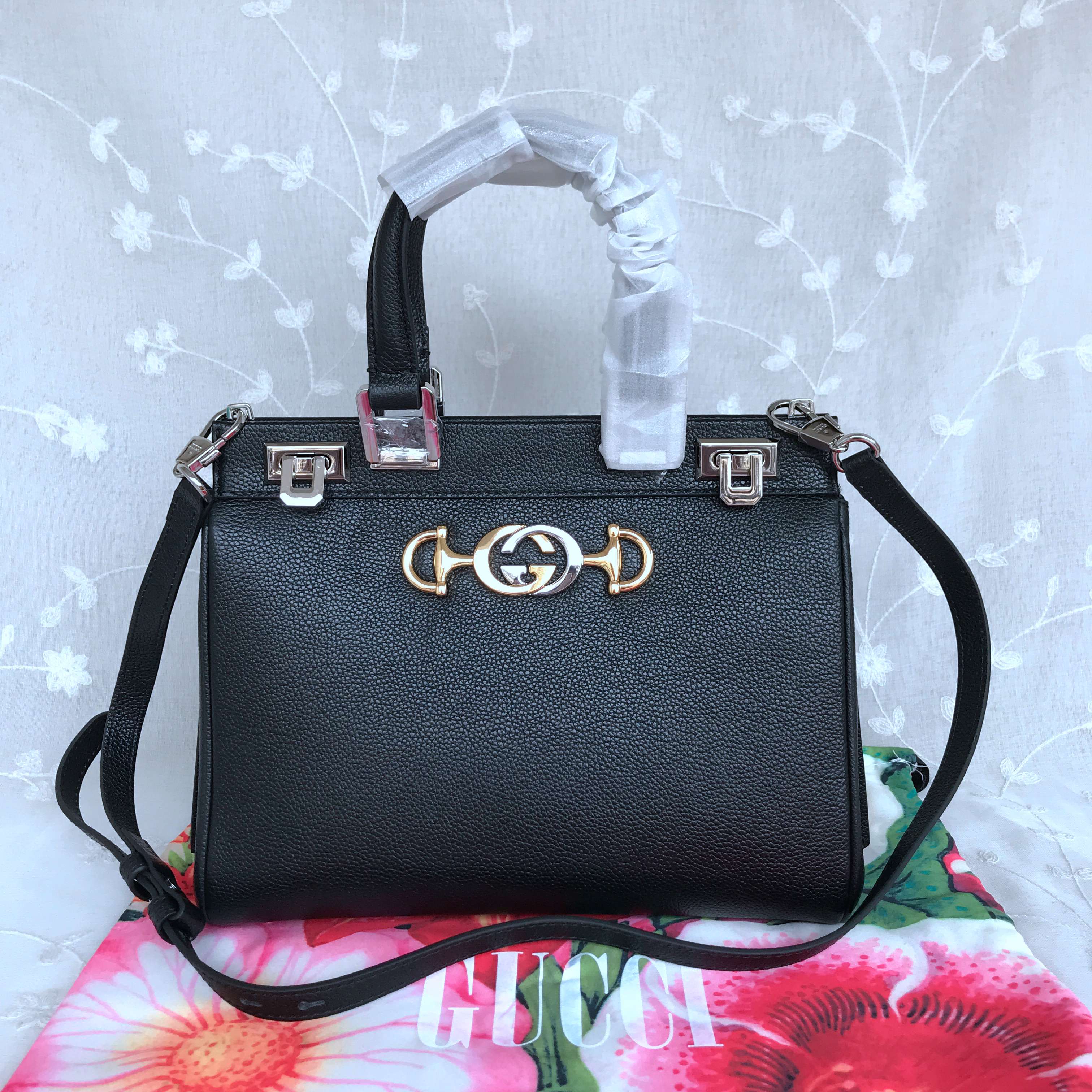 Gucci Shoulder bag 569712