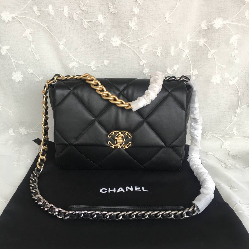 CN 19 AS1160 in 2023  Black chanel purse, Chanel 19 bag, Chanel bag