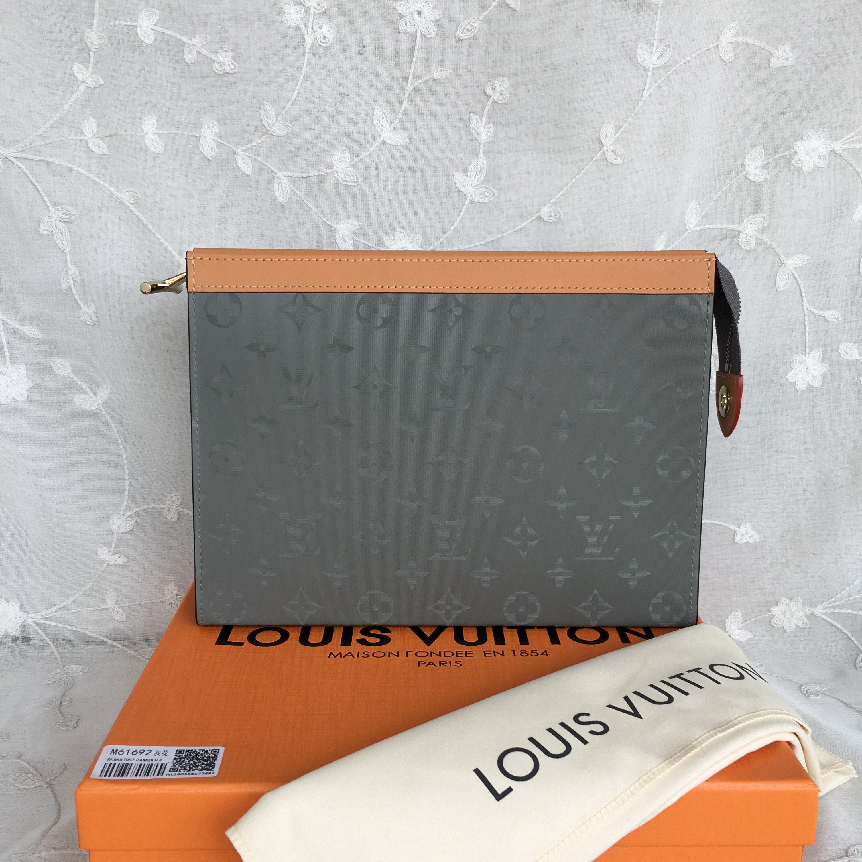 LV POCHETTE VOYAGE MM M61692 