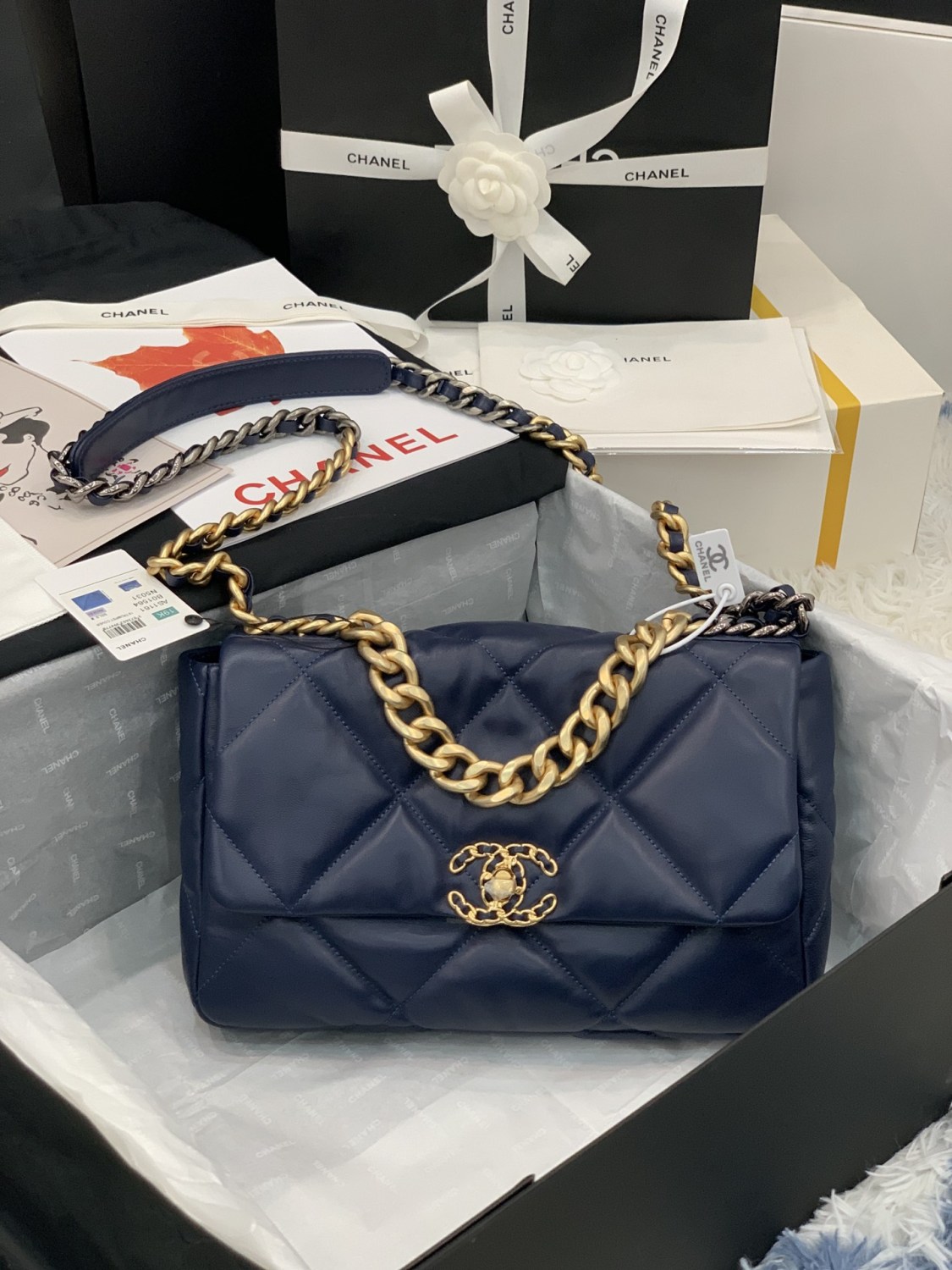 Chanel 19 Handbag Sizes Bed | semashow.com