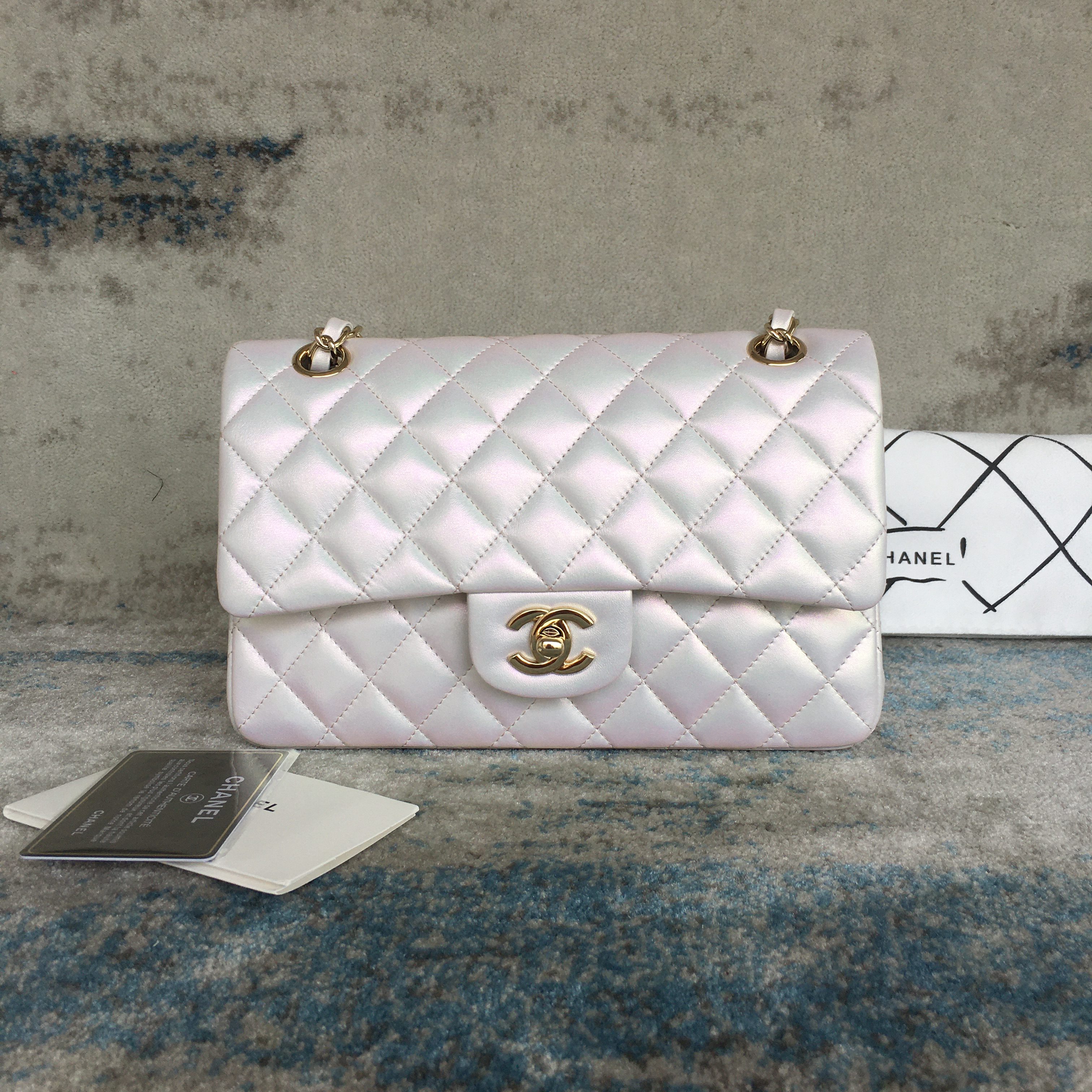 Shop CHANEL MATELASSE Small Classic Handbag (A01113 Y33352 NK291) by lufine