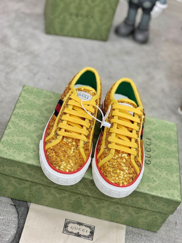 Gucci shoe191