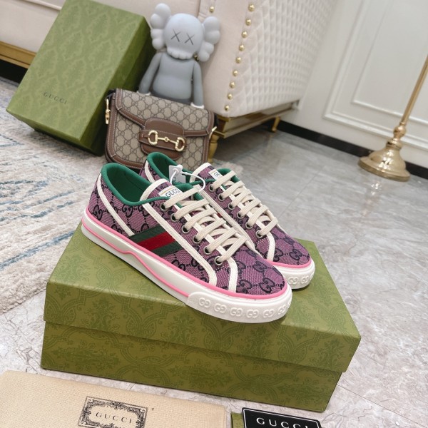 Gucci shoe129