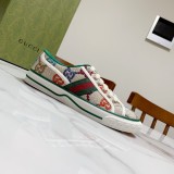 Gucci shoe104