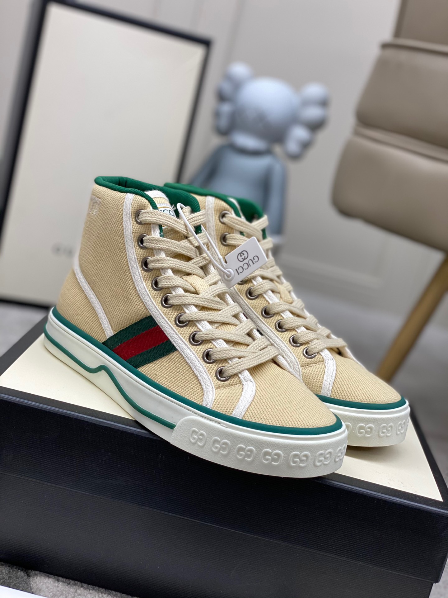 Gucci shoe216