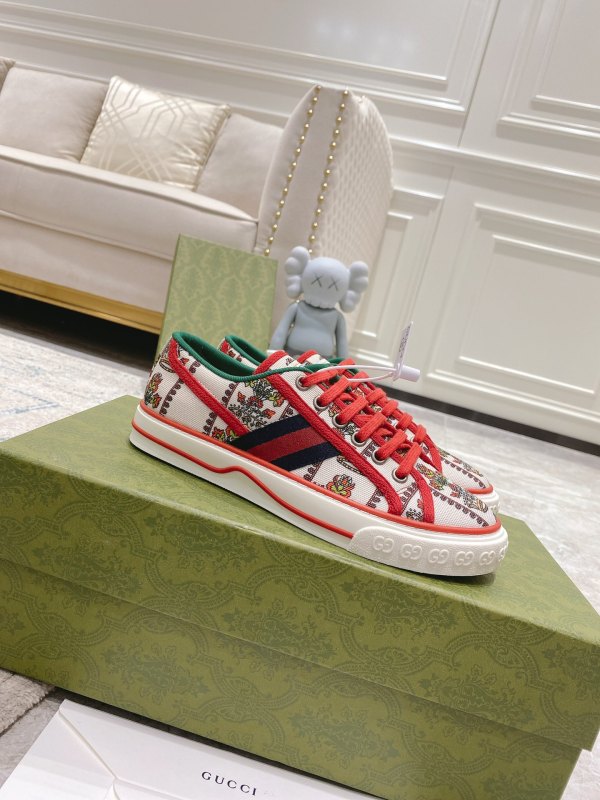 Gucci shoe139