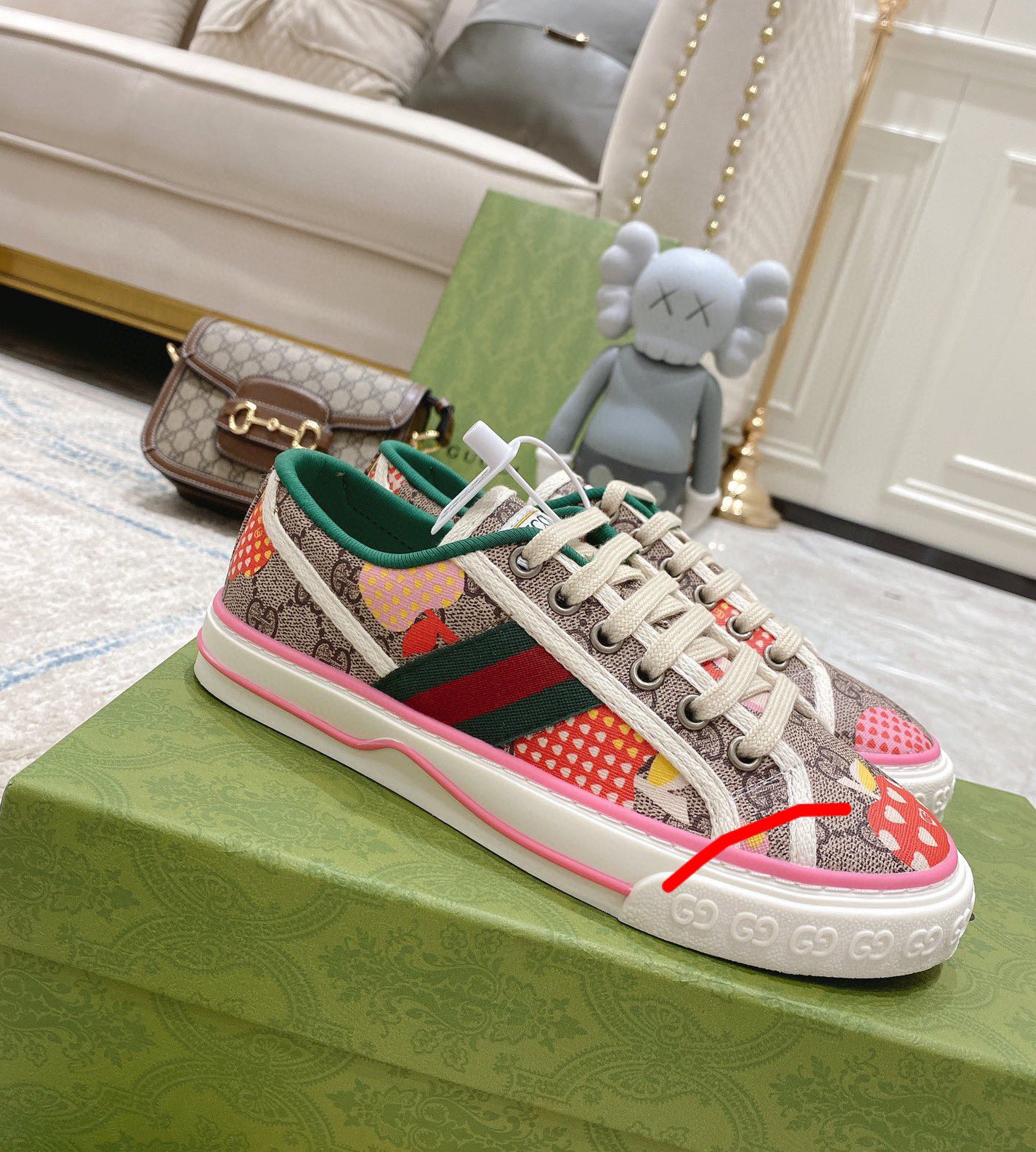 Gucci shoe136