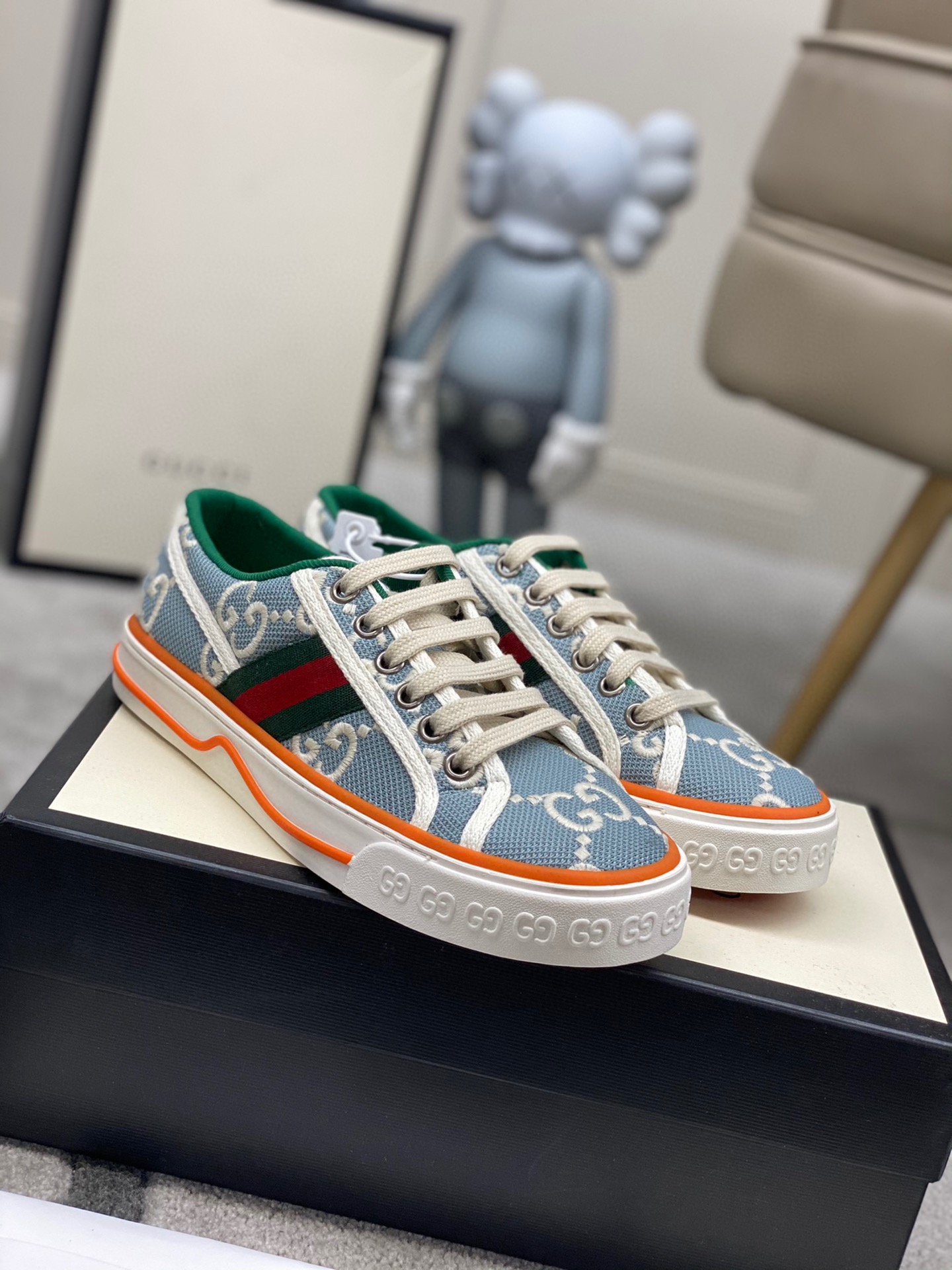 Gucci shoe198