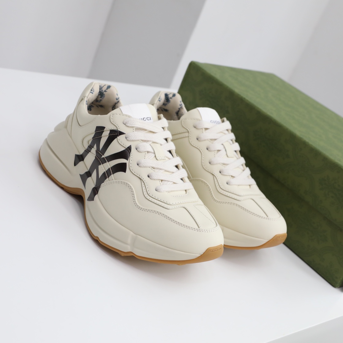 Gucci shoe18