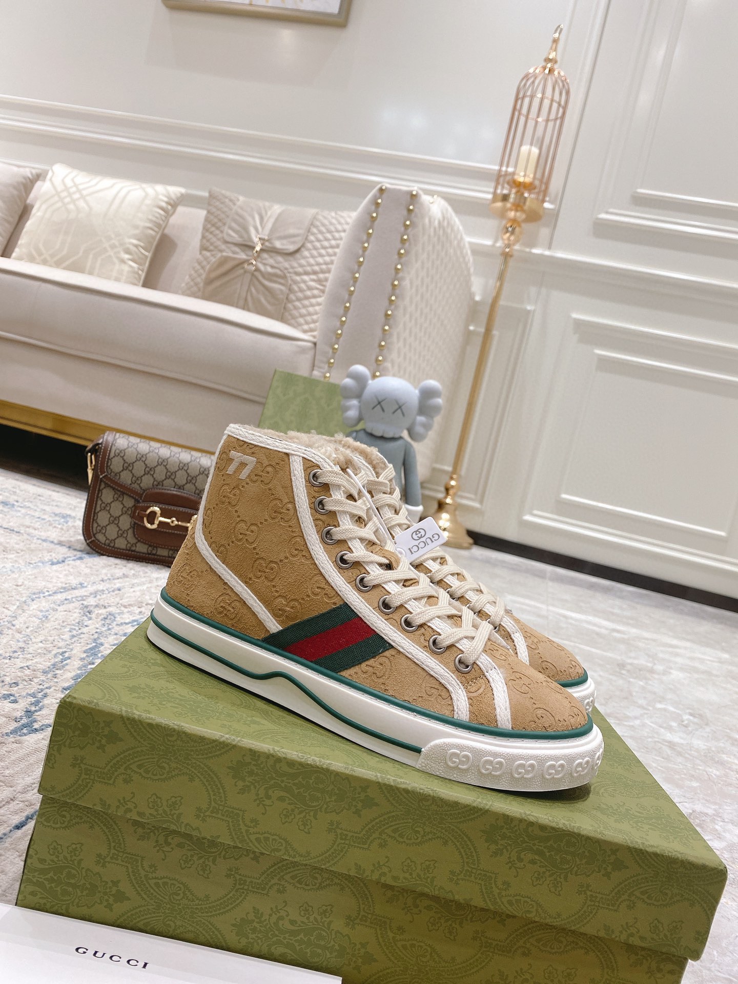 Gucci shoe156