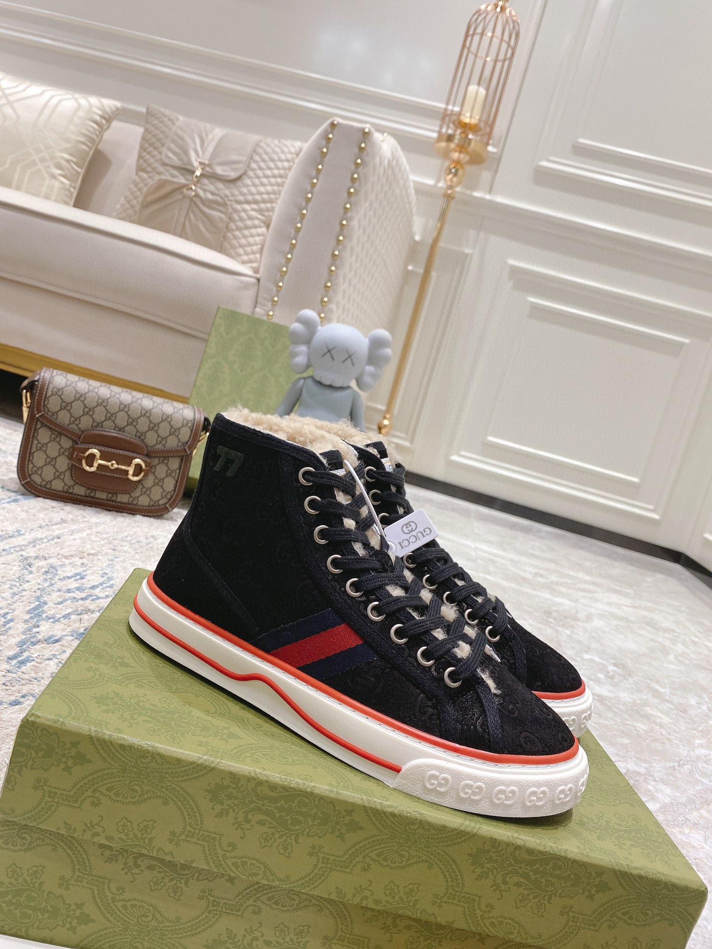 Gucci shoe157