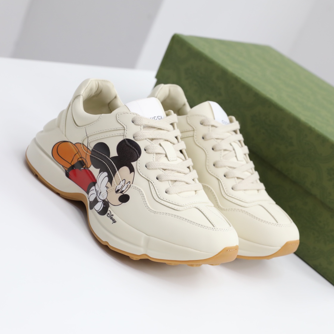 Gucci shoe25