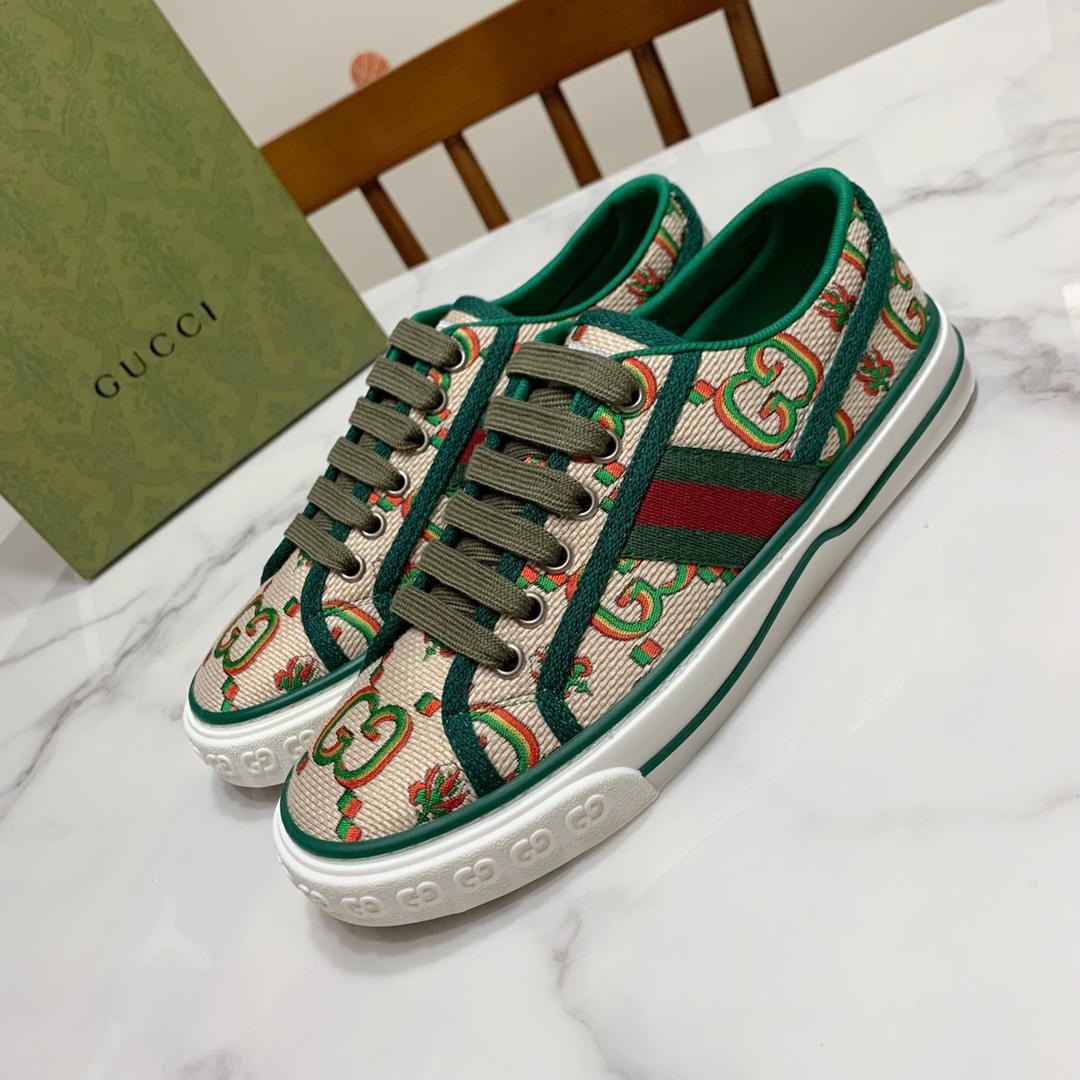 Gucci shoe103
