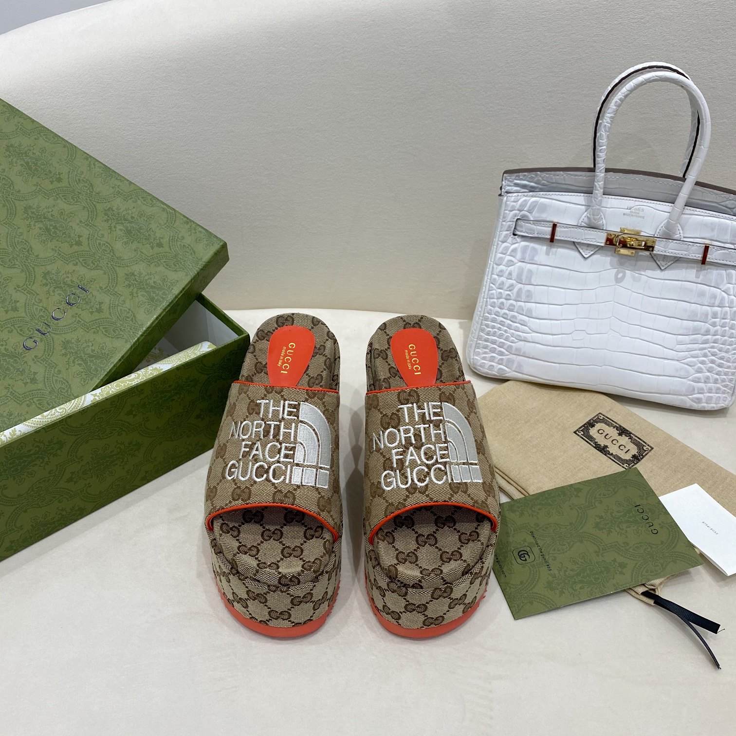 Gucci shoe371
