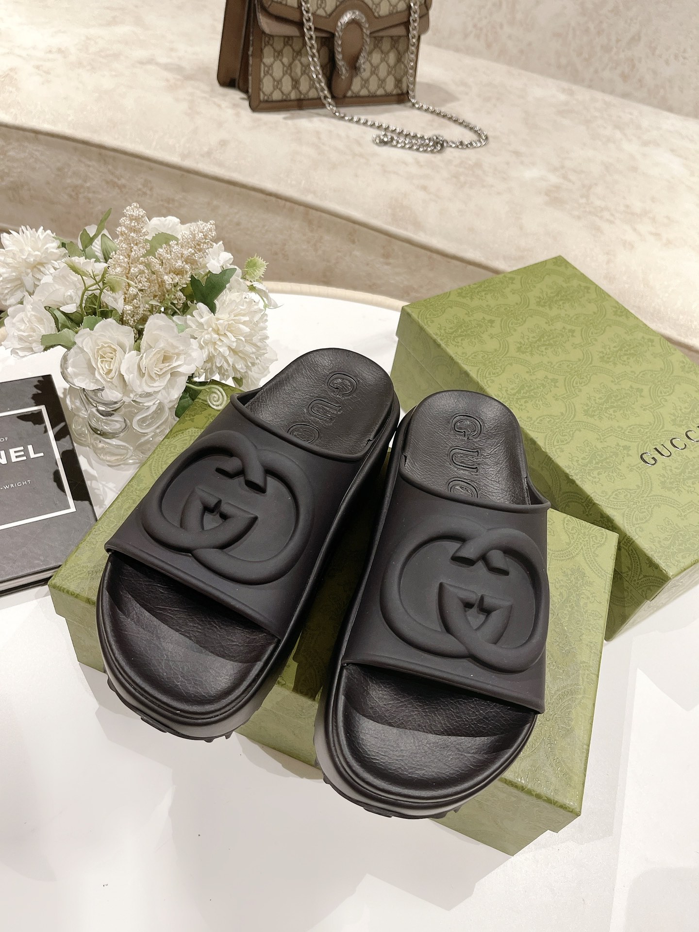Gucci shoe422