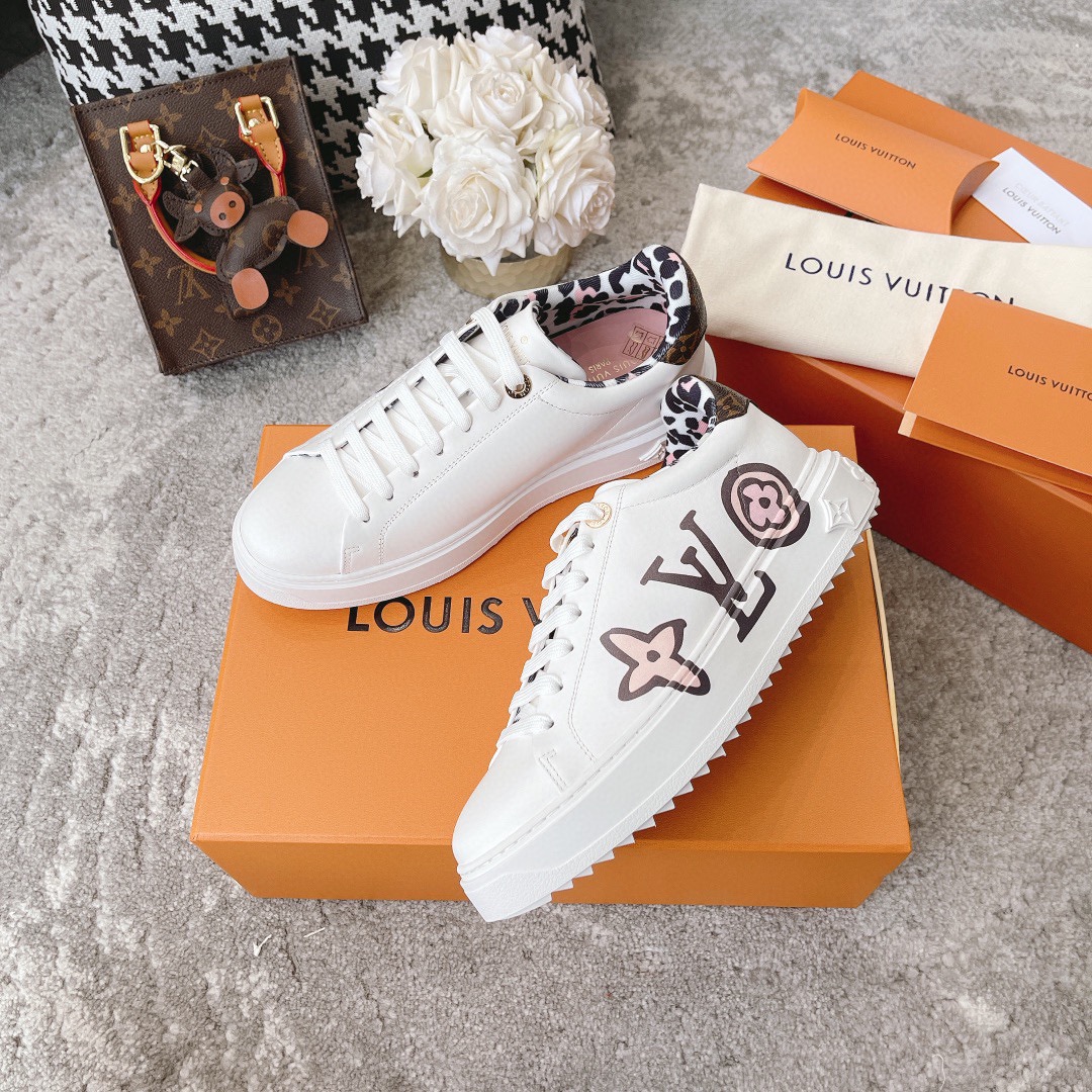 LV shoes156
