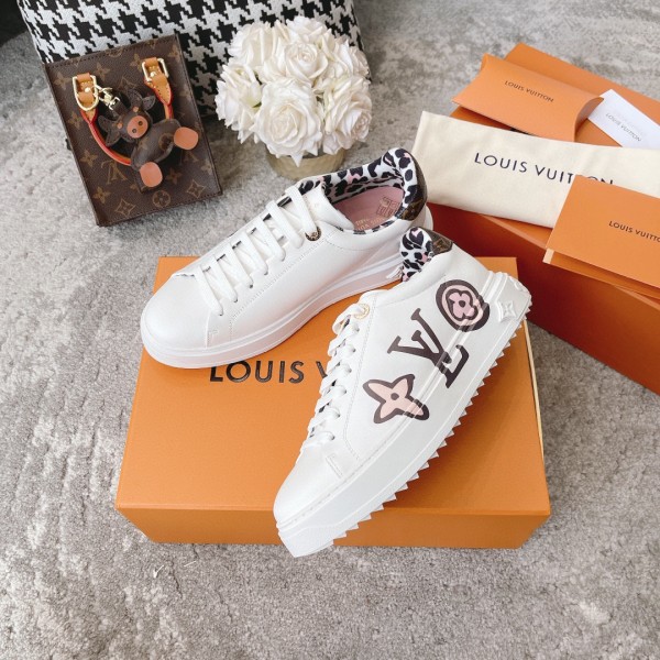 LV shoes156