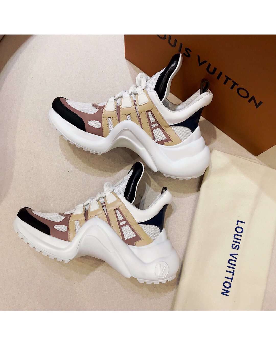LV shoes339