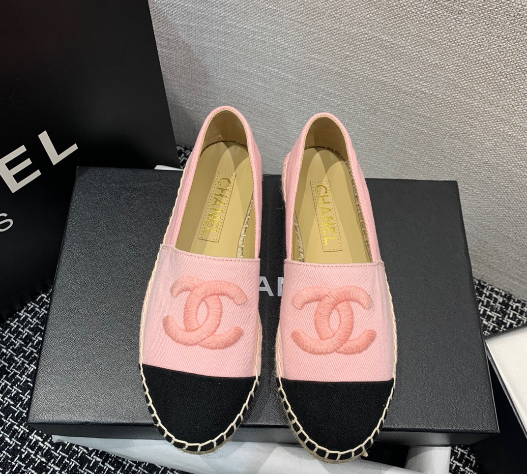 Chanel Shoes381