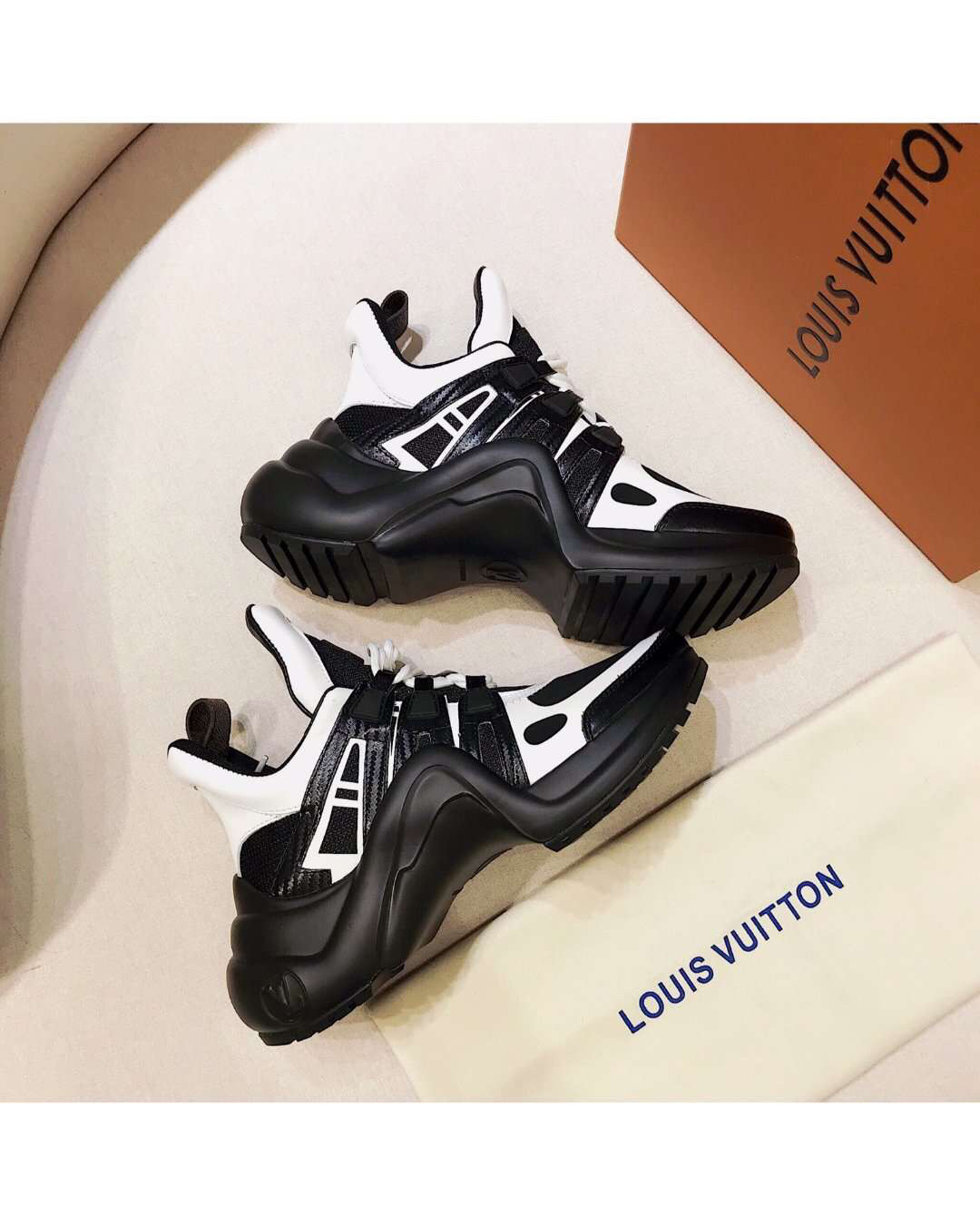 LV shoes331