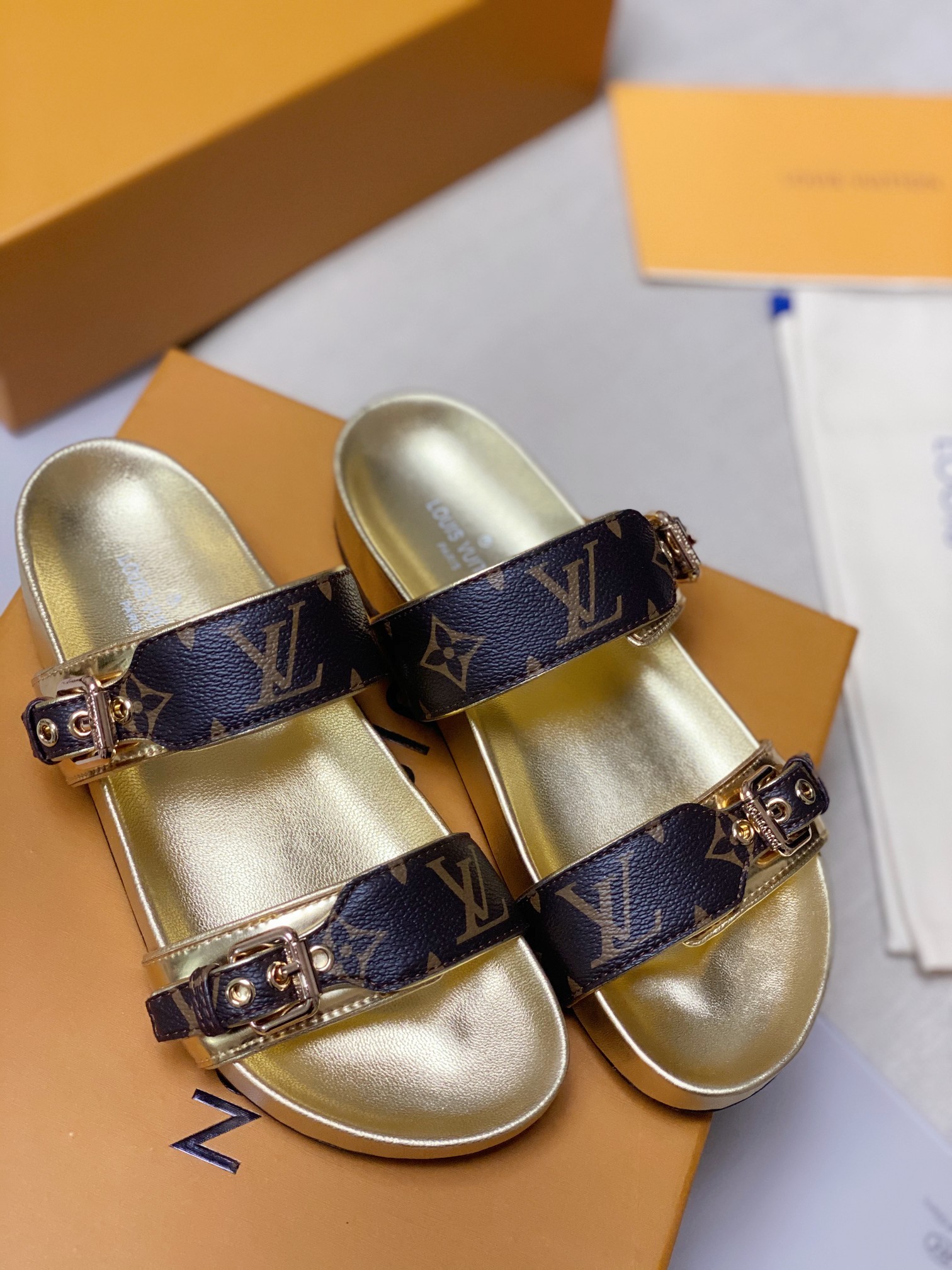 LV shoes60