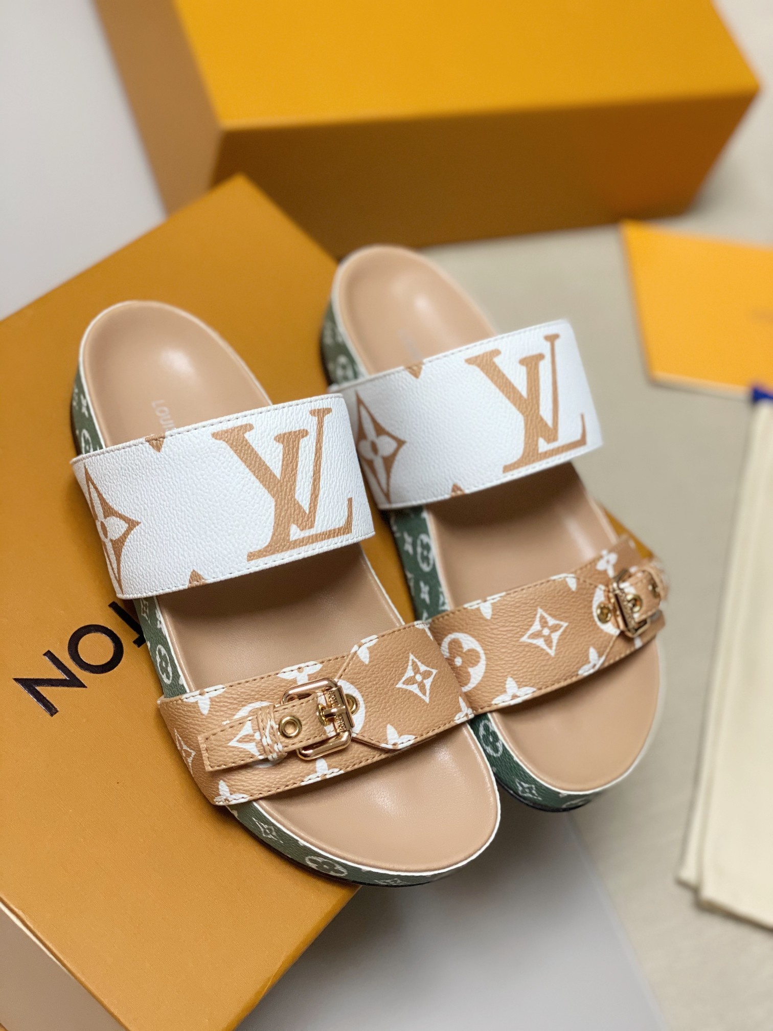 LV shoes61