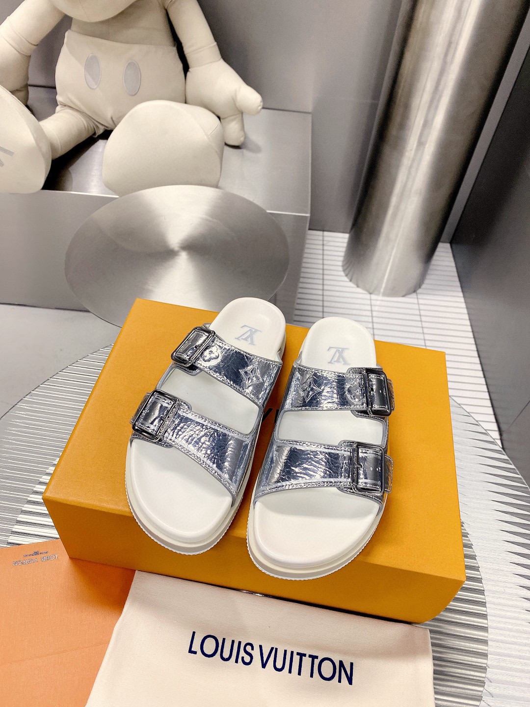 LV shoes49