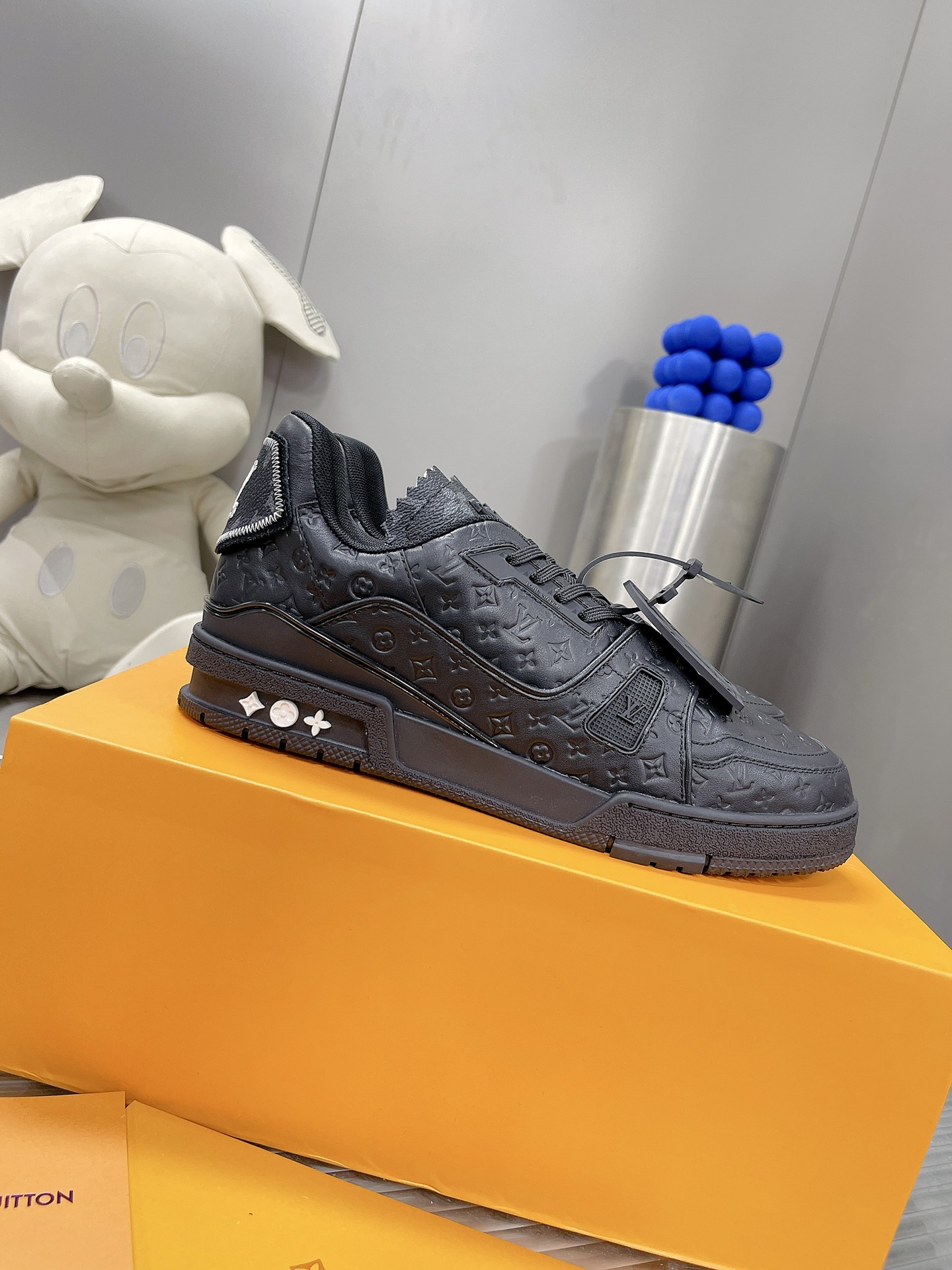 LV shoes286
