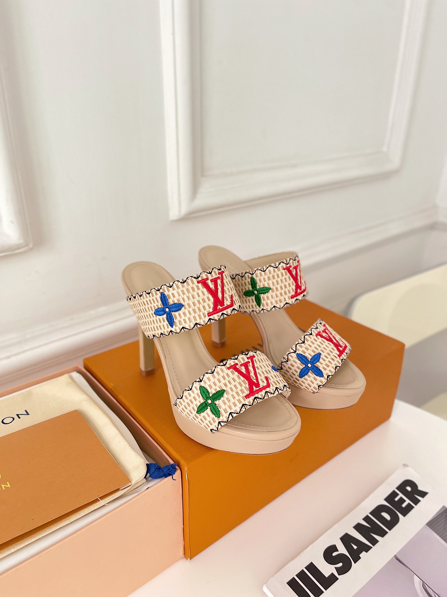 LV shoes79
