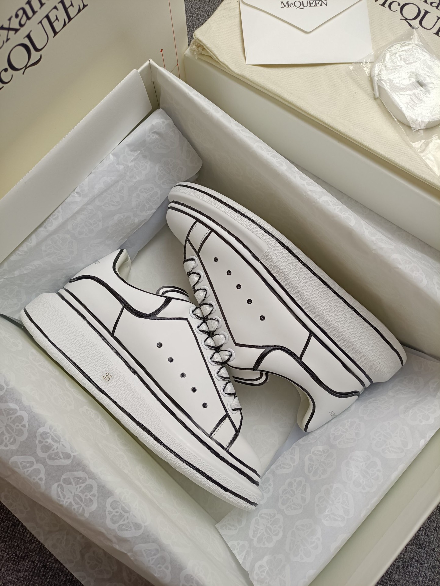 MQ shoes102