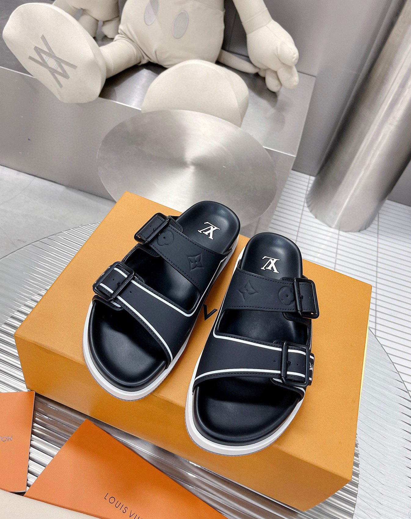 LV shoes55