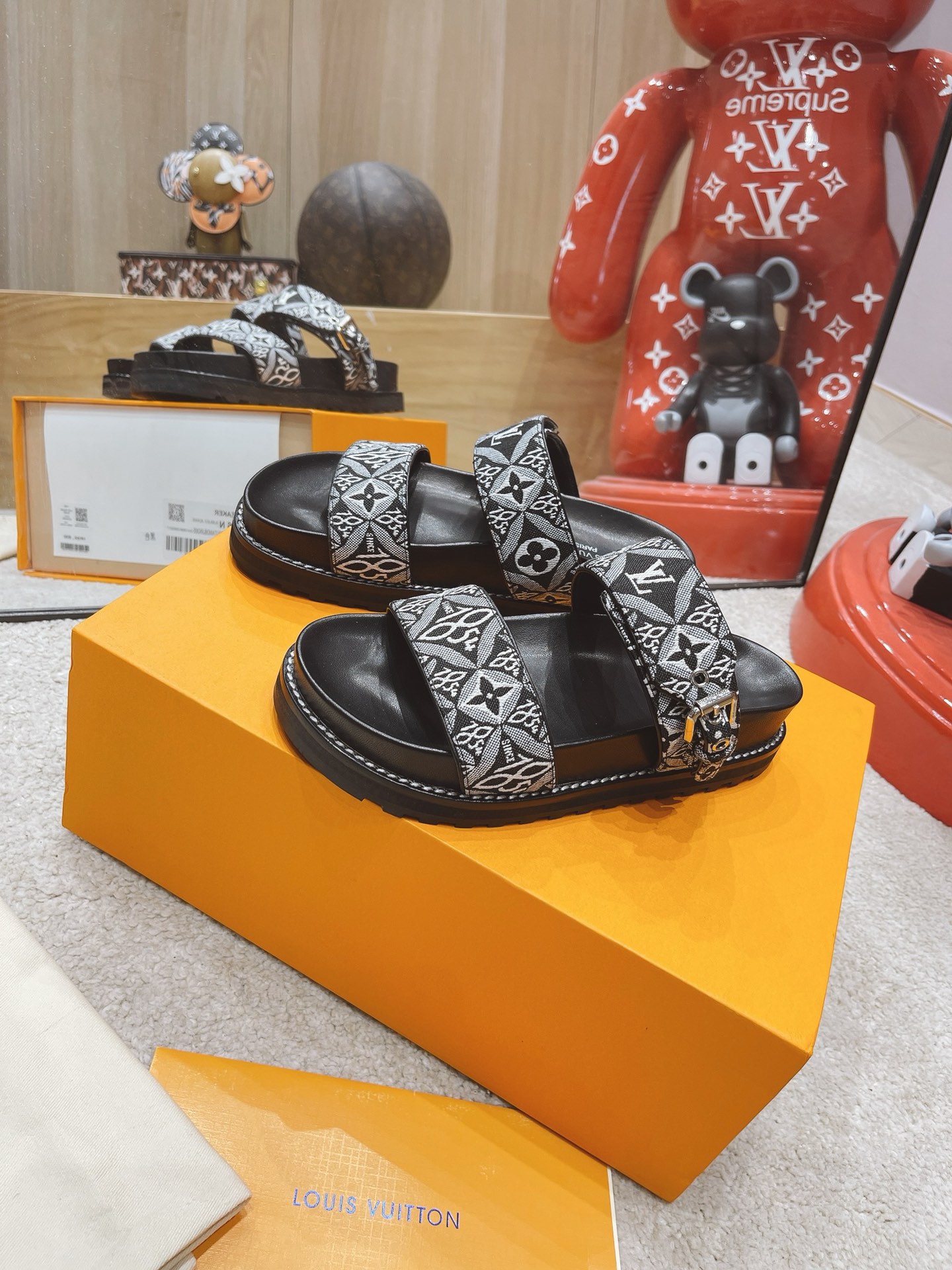 LV shoes90