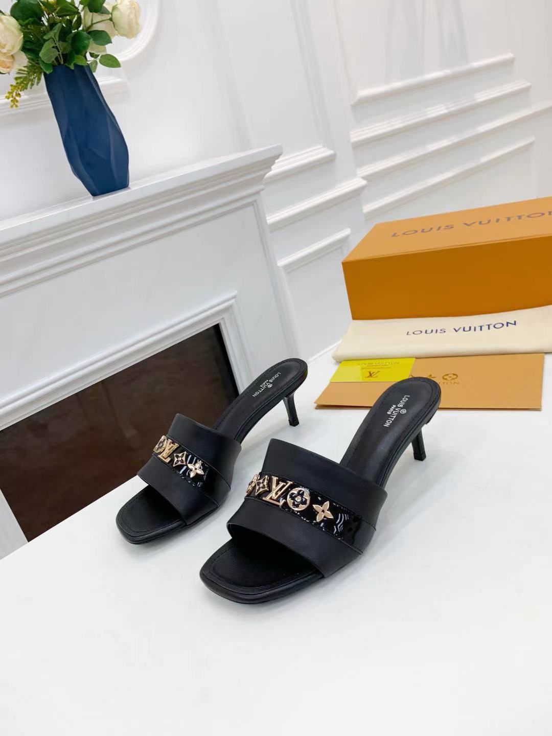 LV shoes87
