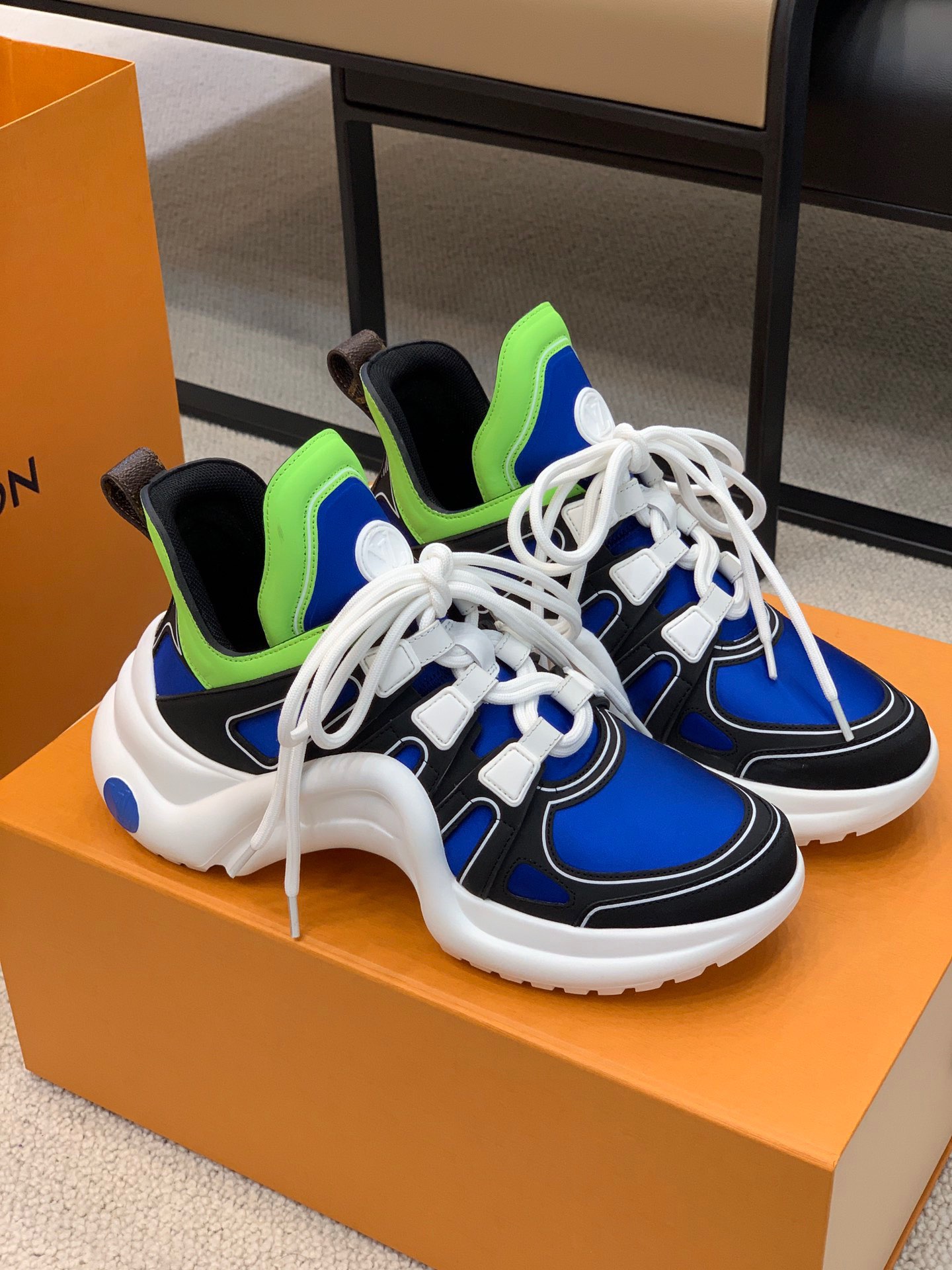 LV shoes346