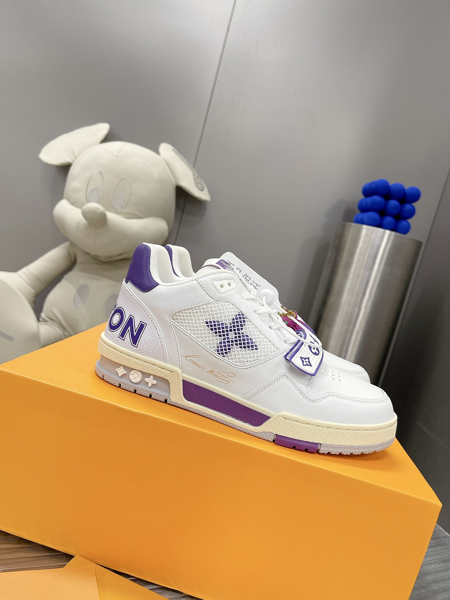LV shoes214