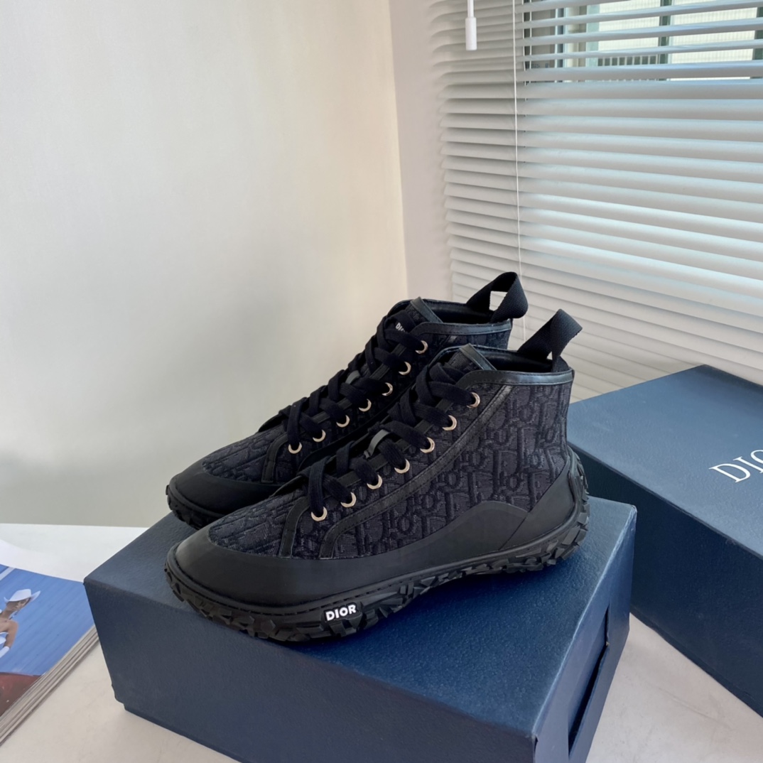 Dior shoes386