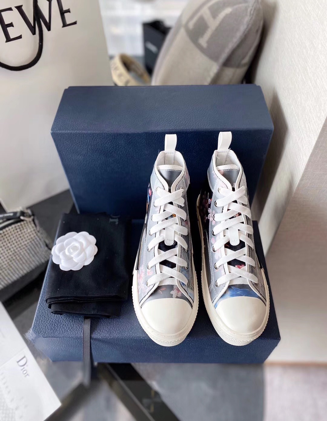 Dior shoes342
