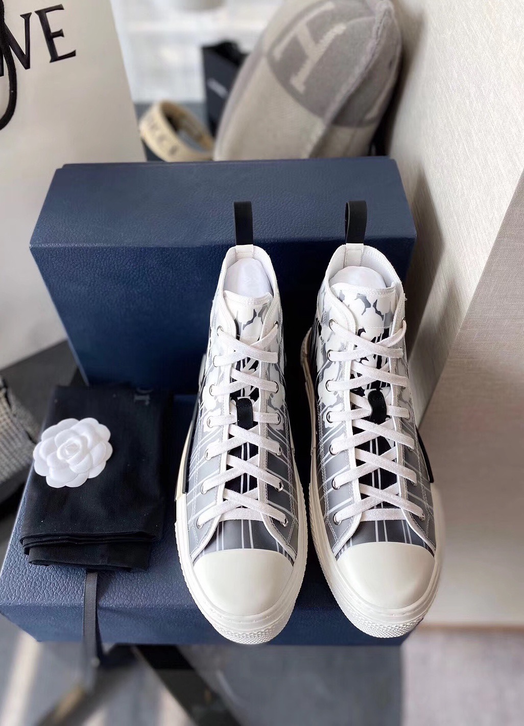 Dior shoes348
