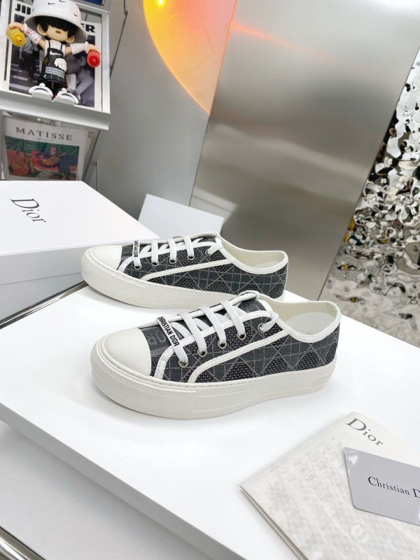 Dior shoes269