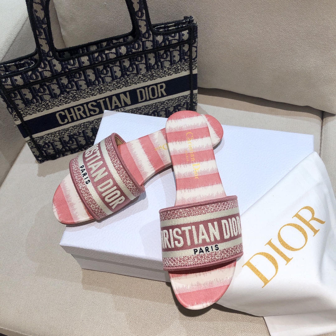 Dior shoes110