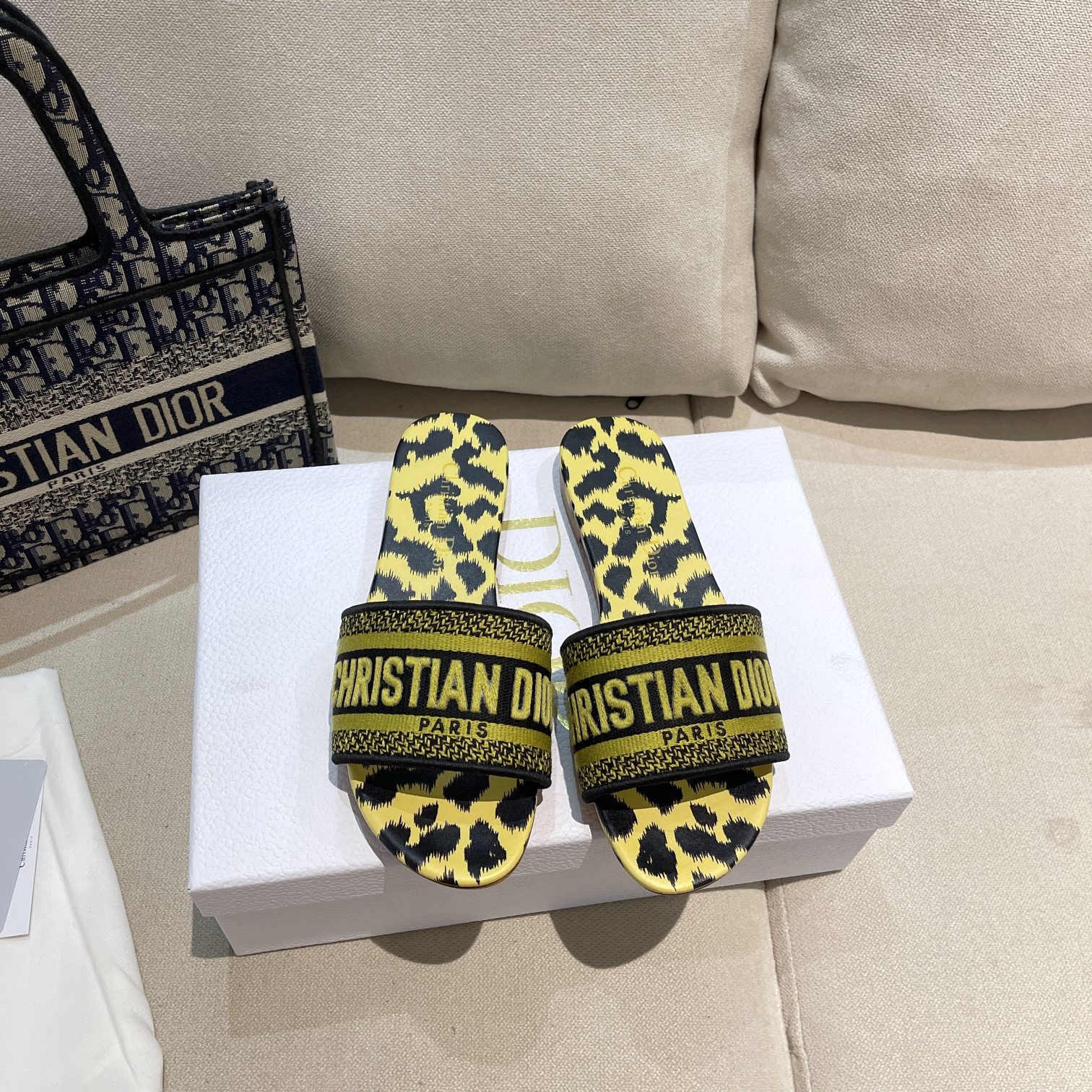 Dior shoes85
