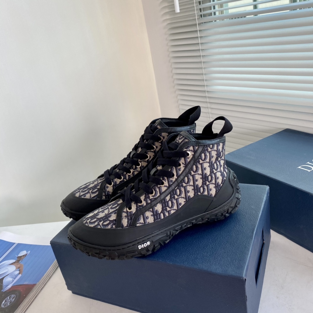 Dior shoes385